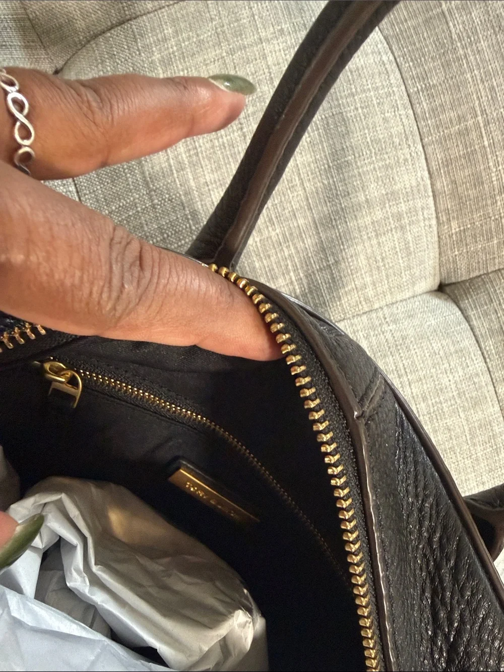 Tory Burch compact pebbled